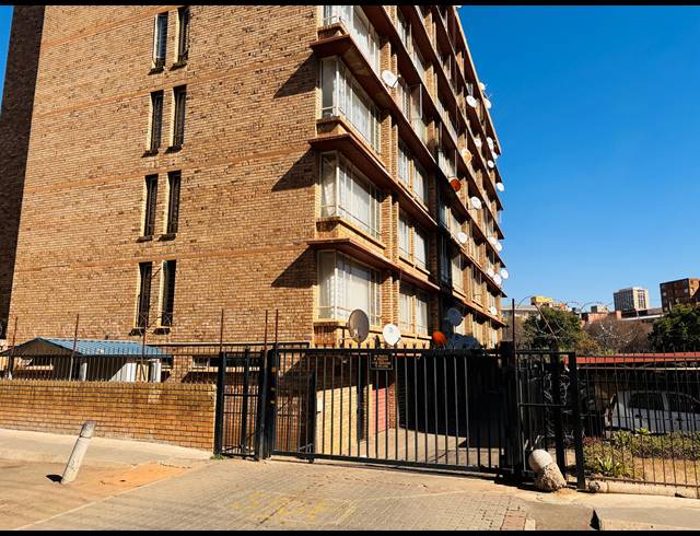 3 BEDROOM APARTMENT FOR SALE IN SUNNYSIDE